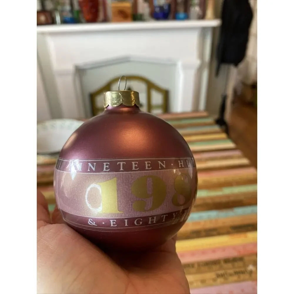 Hallmark Keepsake‎ Christmas Glass Ball 1983 Ornament Vintage Box